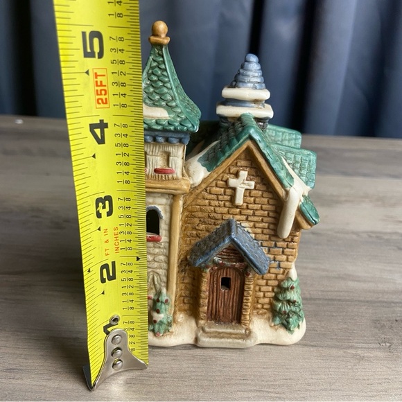 Charming Ceramic Church Figurine holiday Christmas Village building 5"h - Picture 7 of 8